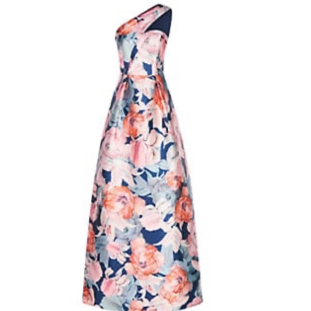 Evening gown, long , great conditions , once worn, with pockets, Blue marine
